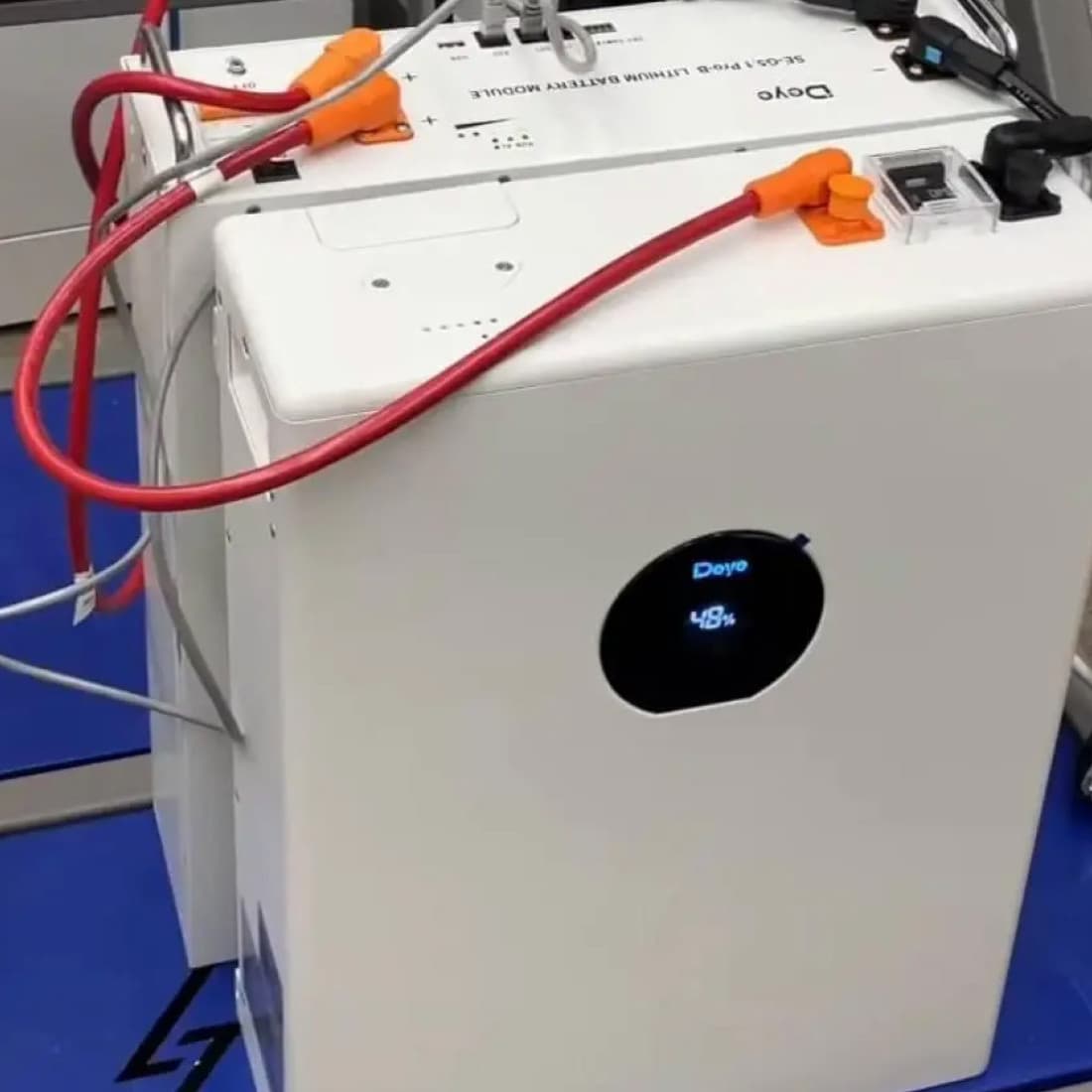Акумулятор Deye SE-F5 Pro-C LiFePO4 51,2V/100Ah 5120 Вт·год з дисплеєм 3